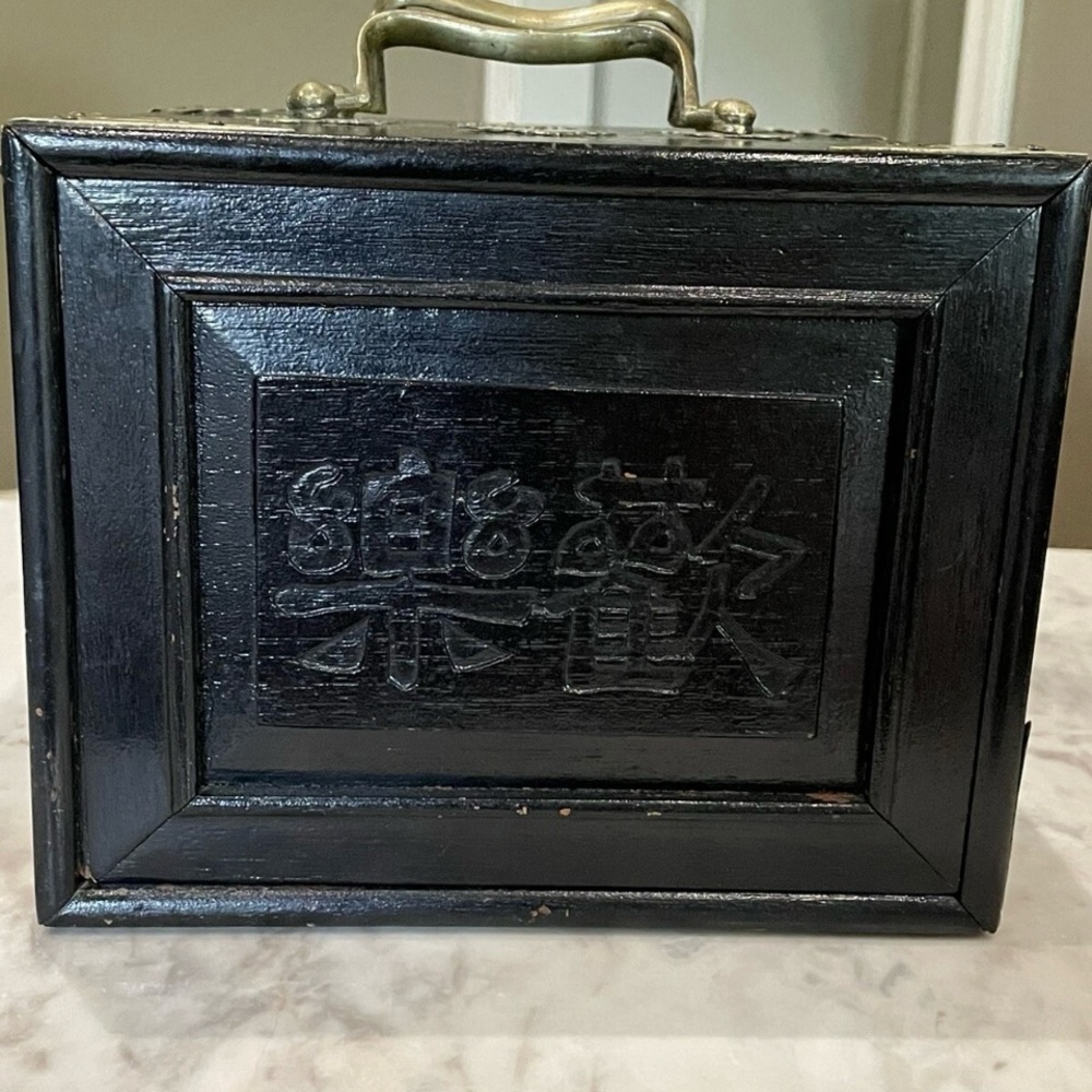 Vintage Chinese Mahjong Box